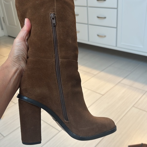 Gianni Bini Suede Brown knee high boots. Size 7. 4 inch heel. Gently used. - Picture 16 of 16